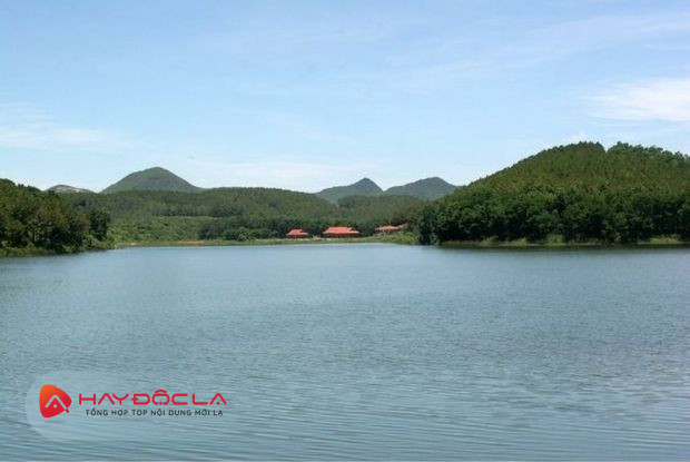 Hồ Đồng Chương địa điểm du lịch Ninh Bình lý tưởng