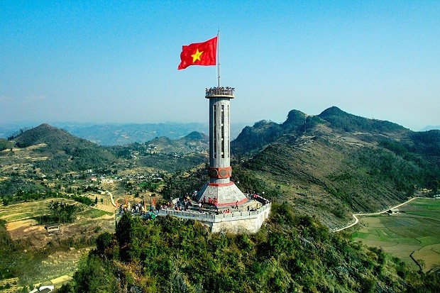 địa điểm du lịch ở Hà Giang - Cột cờ Lũng Cú