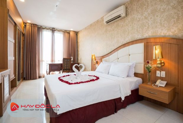 Lam Kinh - khách sạn Quận 5 có ghế tình yêu