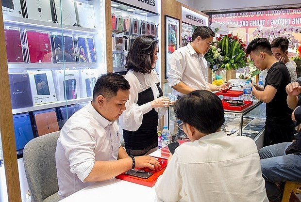 Cửa hàng iphone quận 7 - Viễn Quang Mobile