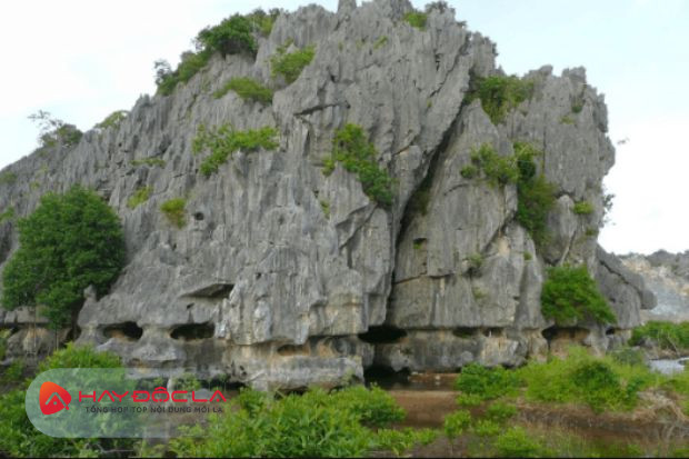 Núi đá dựng Kiên Giang