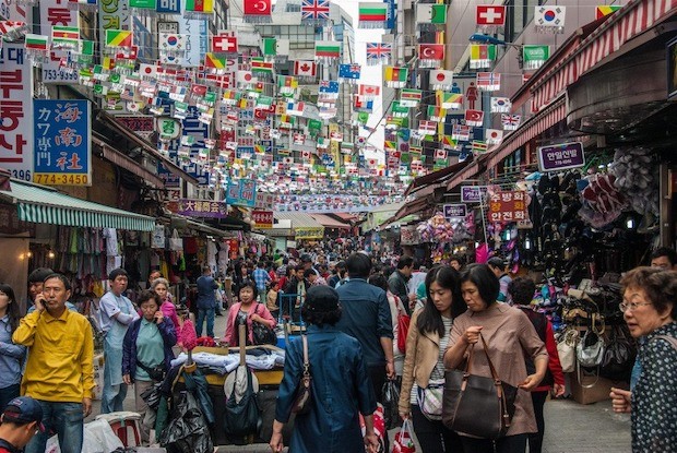 du lịch hàn quốc năm 2023 - Chợ Namdaemun  