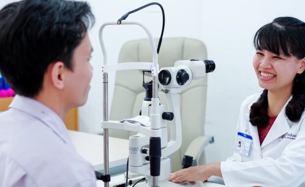 Bệnh viện mắt Sài Gòn - Thăm khám