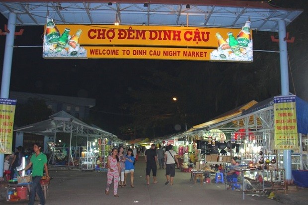 Dinh Cậu Phú Quốc - chợ đêm Dinh Cậu