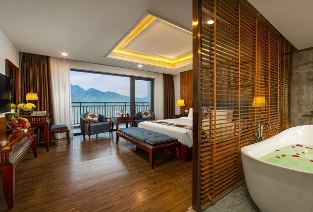 Bamboo Sapa Hotel - Phòng Suite view núi