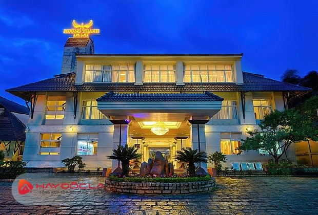 Khung cảnh khách sạn Mường Thanh Holiday Đà Lạt về đêm