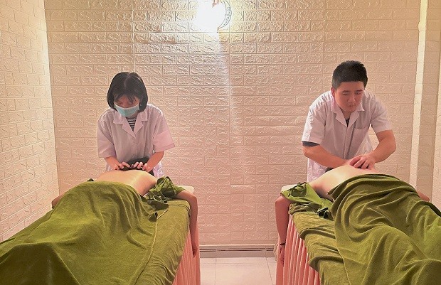 Massage lưng thư giãn tại Hamy Spa