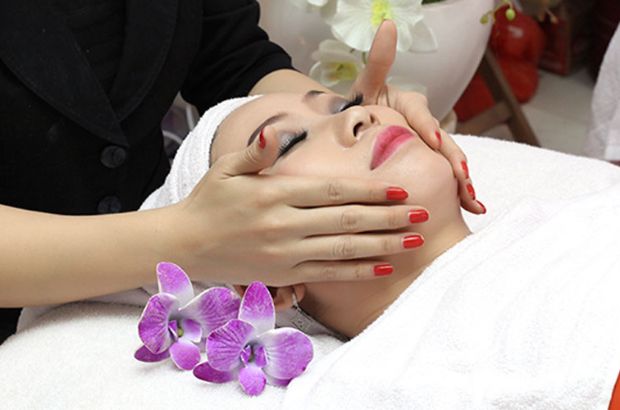 massage mặt cực kỳ chuyên nghiệp với Diệu Spa