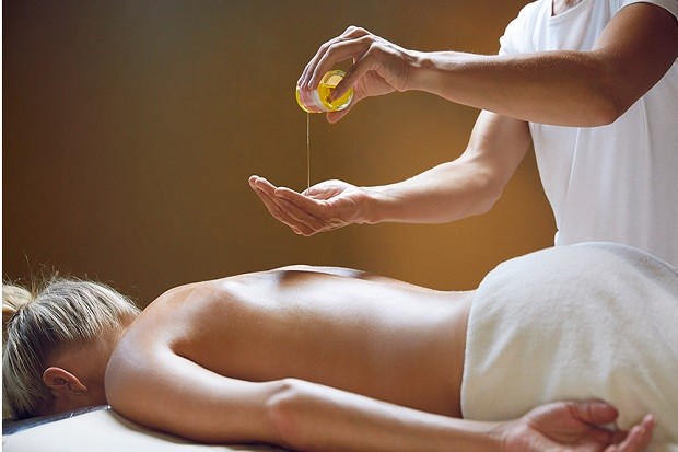 massage tinh dầu tại anam qt spa