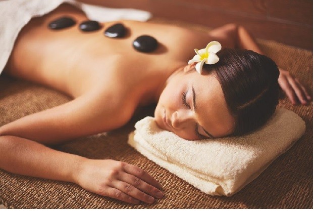 thư giãn đá nóng tại massage Trà Vinh