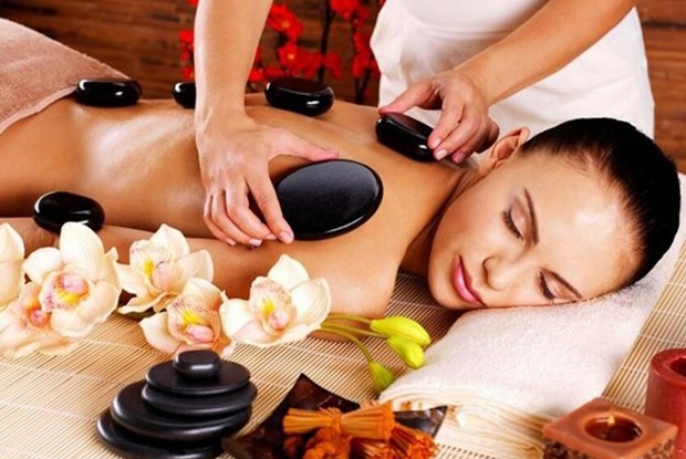 Massage Trị Liệu Trung Hoa với đá nóng