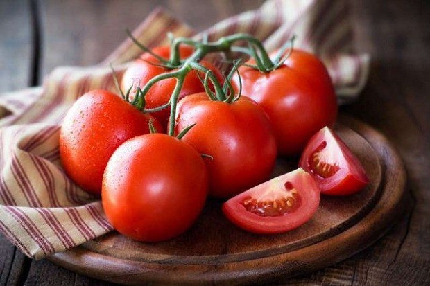 thực phẩm chứa sắt cà chua