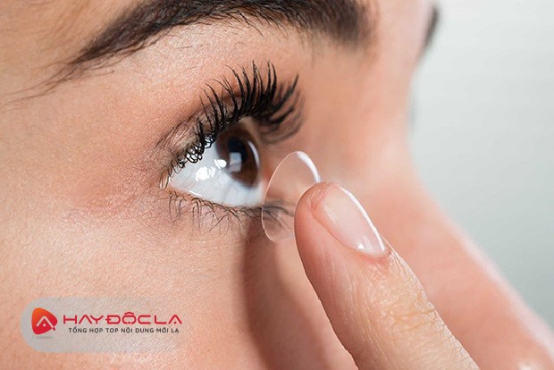 Cách làm mắt to hơn bằng kính áp tròng