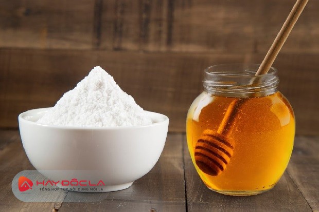 Cách tẩy tế bào chết cho môi từ Baking Soda và mật ong