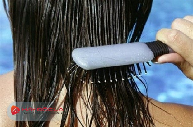 làm tóc thẳng không cần duỗi - Chải tóc ướt liên tục đến khi khô