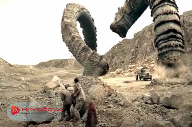 Bộ phim về loài rắn khổng lồ - Sand Serpents