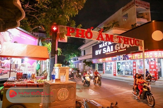 Phố ẩm thực cư xá Phú Lâm